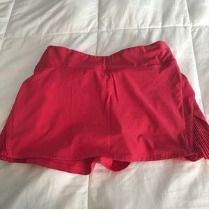 Lululemon Skirt. Sz 4. Coral. Built in Shorts!